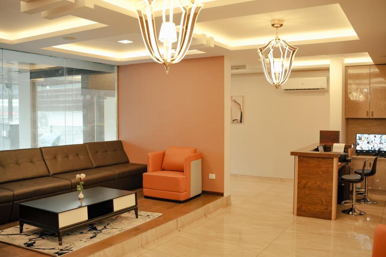 Esquina Residency Hotel Kochi Ngoại thất bức ảnh