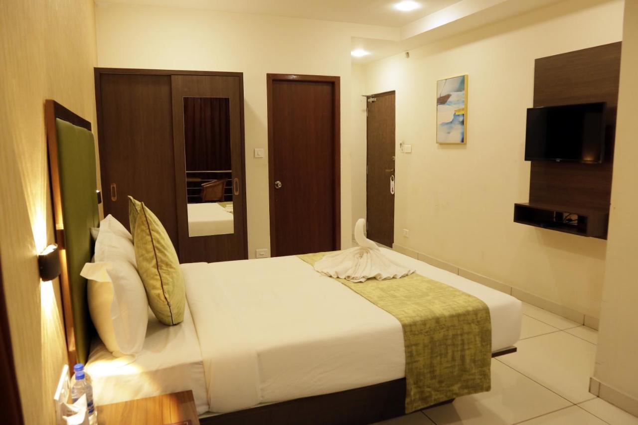 Esquina Residency Hotel Kochi Ngoại thất bức ảnh